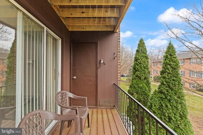 Building Photo - 206 Crocker Dr