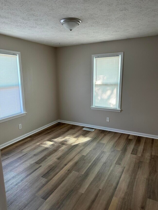 Building Photo - 788 Ridgeview Dr