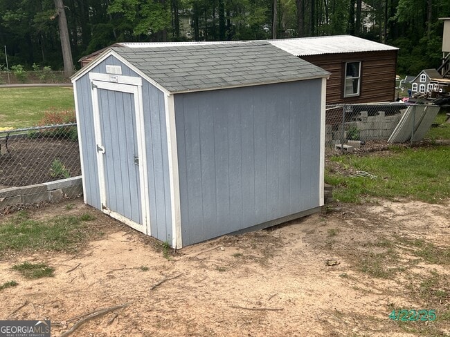 Building Photo - 716 Wilkes Dr