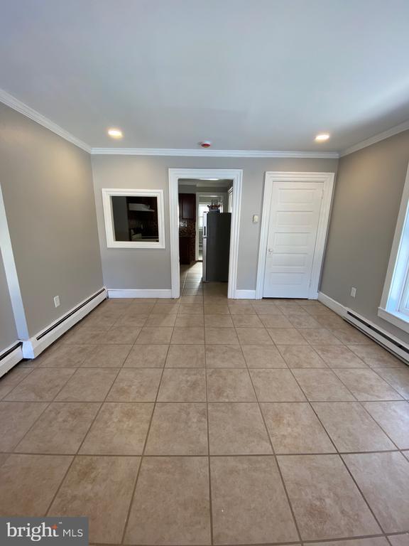 Building Photo - 454 Walnut St