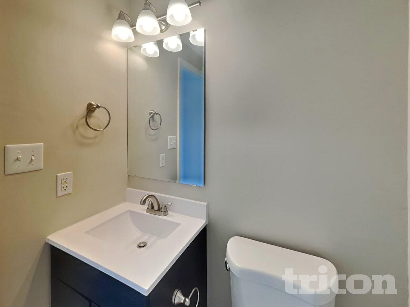 Building Photo - 7819 Cardinal Cove N
