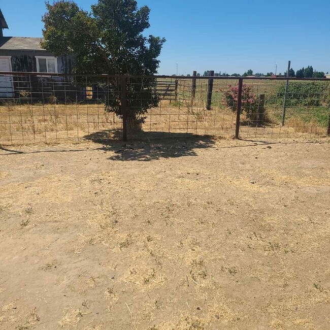 Building Photo - Charming 2 Bedroom 1 Bath Country Home!!!