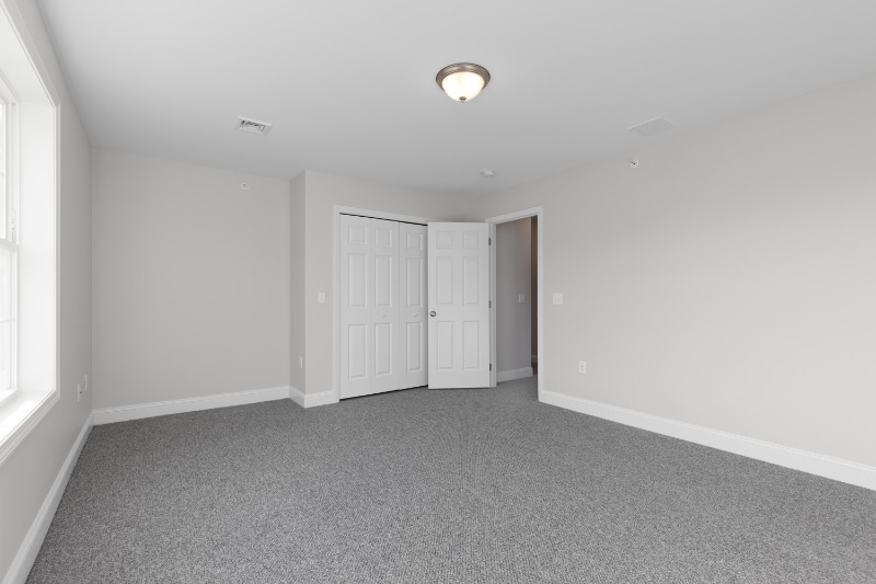 Building Photo - 21 Karatzas Avenue