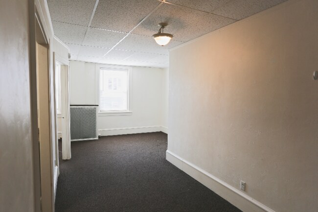 Building Photo - 222 E Aurora St