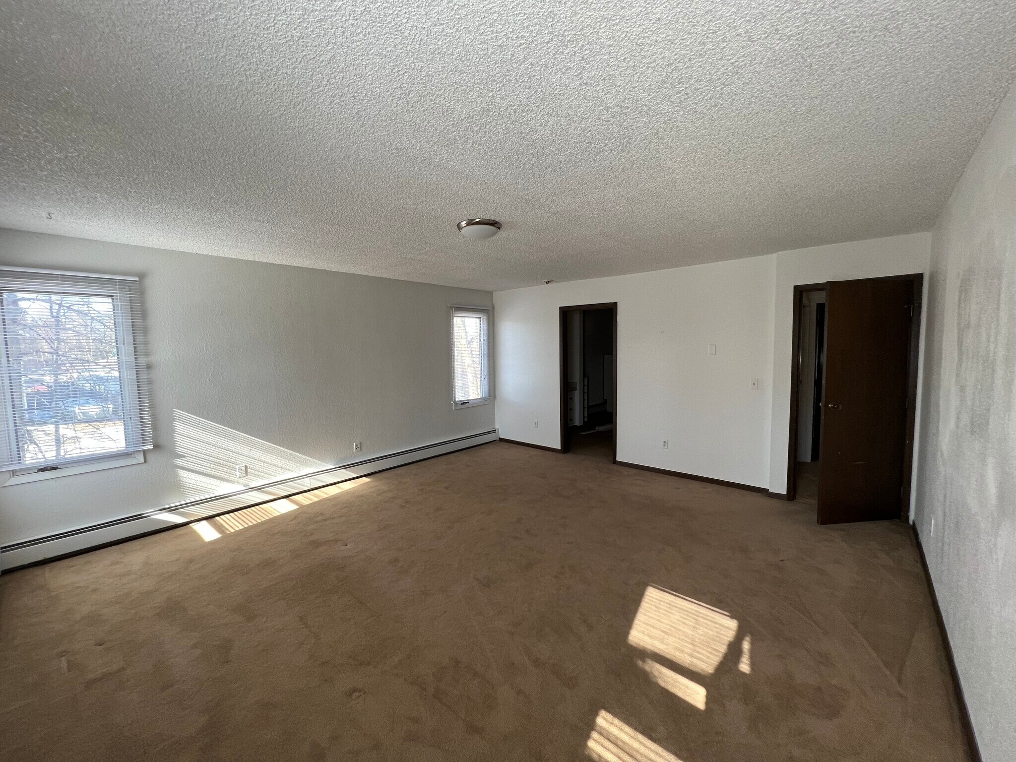 Building Photo - 1701 Roosevelt Dr