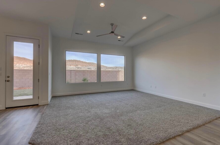 Building Photo - 4729 S Lucy Ln