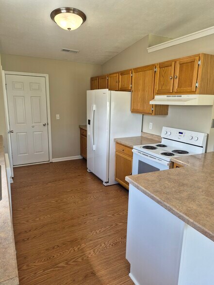 Building Photo - 3333 Trafalgar Ct