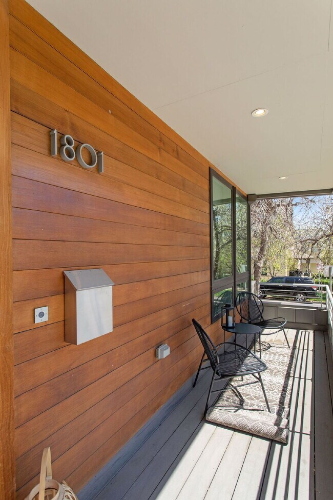 Building Photo - Spacious 5-Bed / 4-Bath home in LoHi for rent