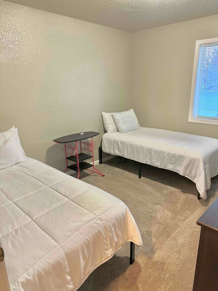 Building Photo - 316 N Alder St