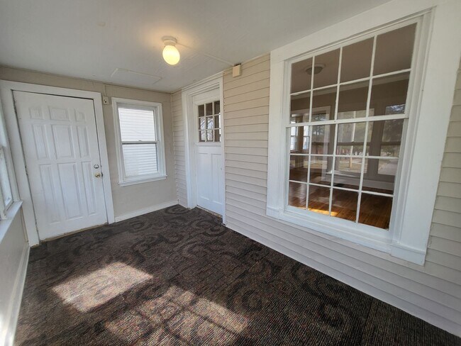 Building Photo - 1329 Fremont St