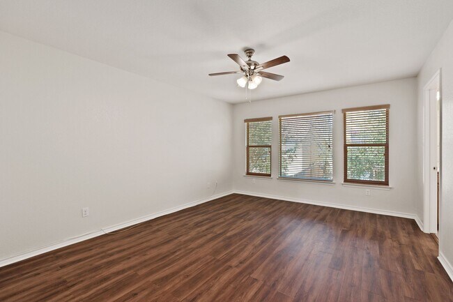 Building Photo - 4219 Woodbridge Way