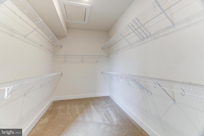 Building Photo - 44750 Tiverton Sq