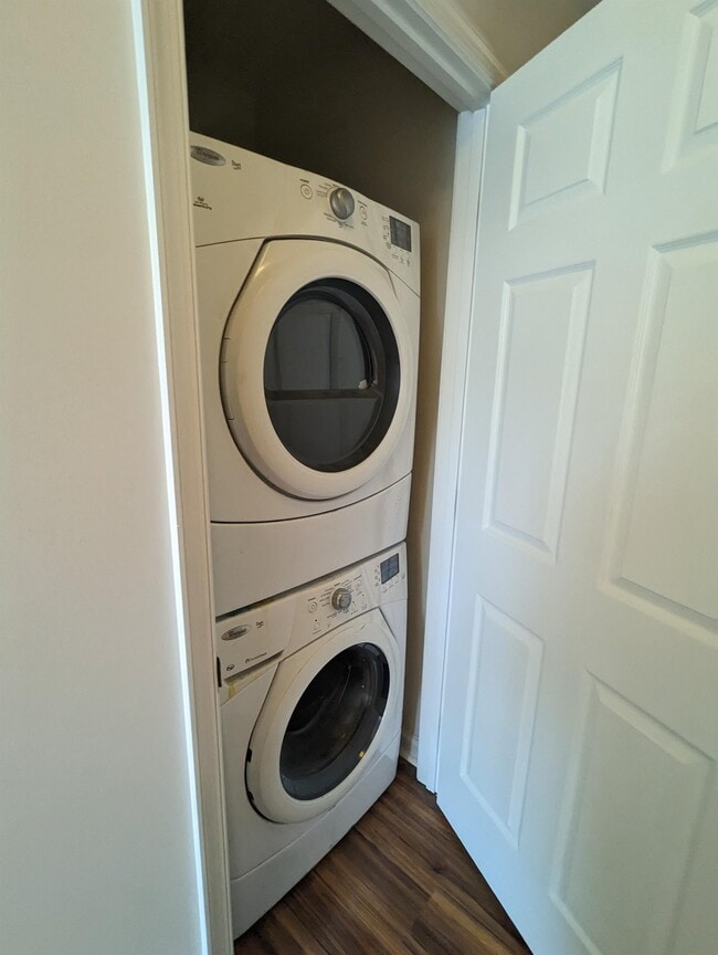 Building Photo - 33 E 22nd St