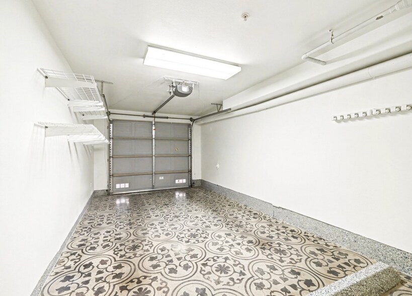 Building Photo - 5200 Premiere Hills Cir