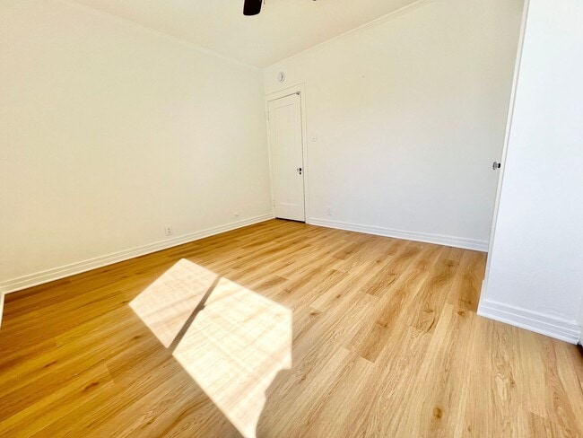 Building Photo - Charming Belmont Shore Bungalow close to 2...