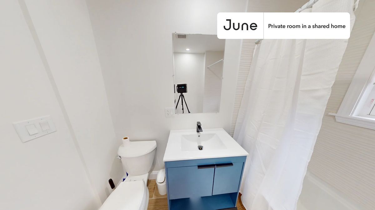 Building Photo - Room in Shared 4 bed/2 bath home