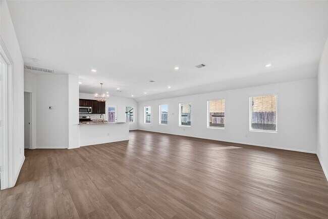 Building Photo - 19168 Pinewood Grove Trl