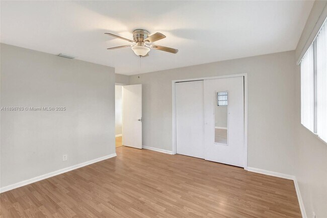 Building Photo - 5386 Balsam Terrace