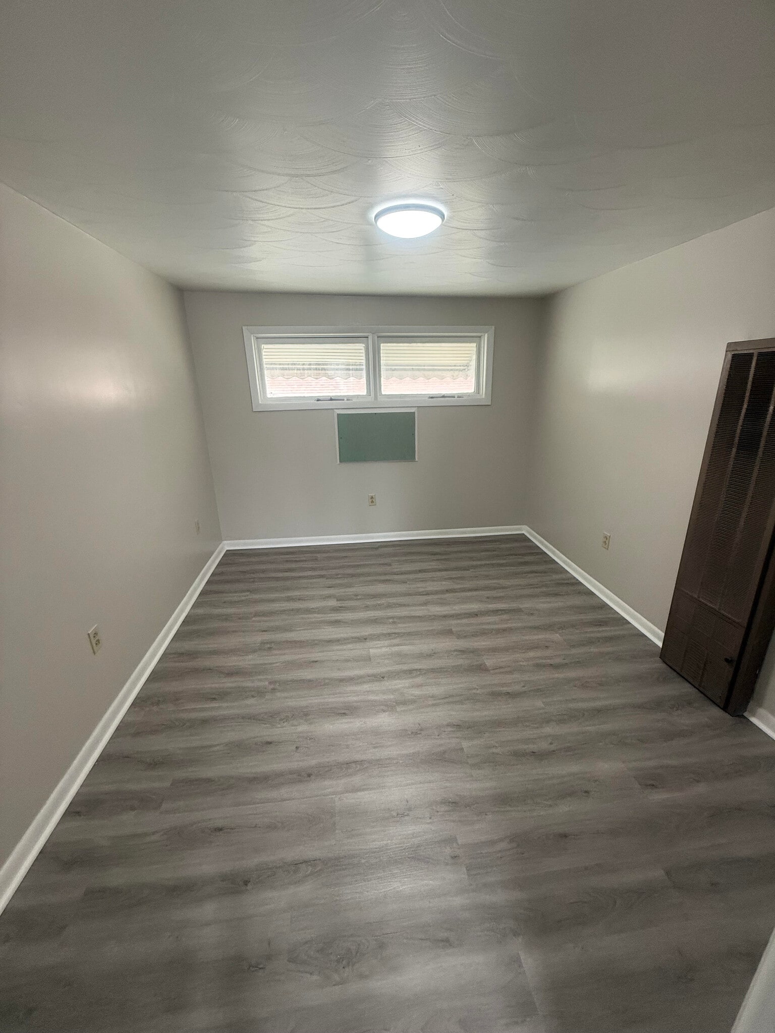 Building Photo - 216 Neil St