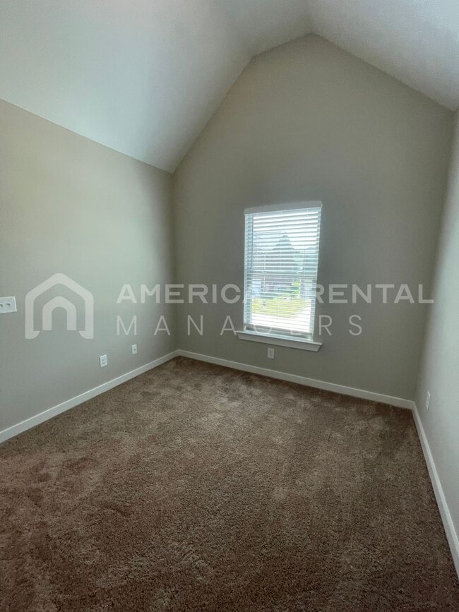 Building Photo - 321 Shiloh Creek Dr