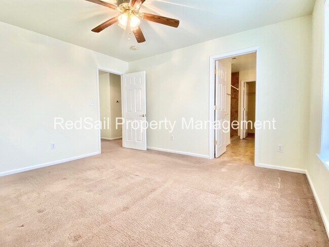 Building Photo - Crowne Pointe home available!