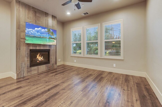 Building Photo - Utilities Included! Luxury Single-Story Ho...