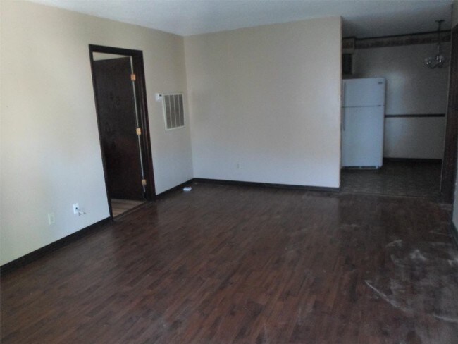 Building Photo - 301 West Marigny Circle D