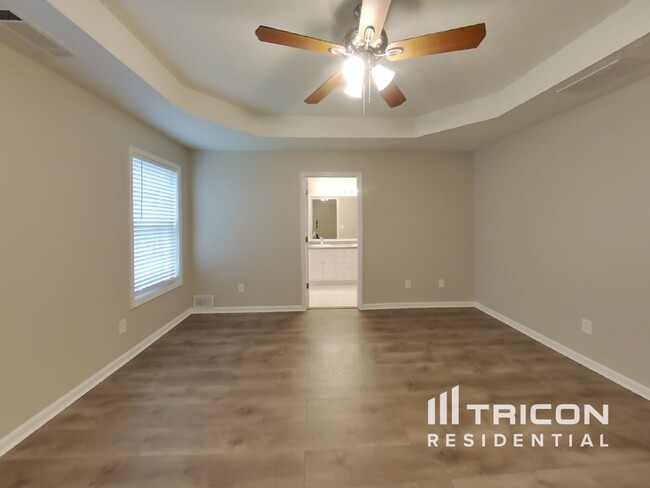 Building Photo - 1512 Riverglen Dr