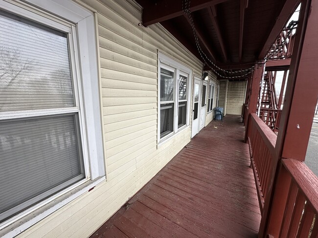 Building Photo - 41 Louis St