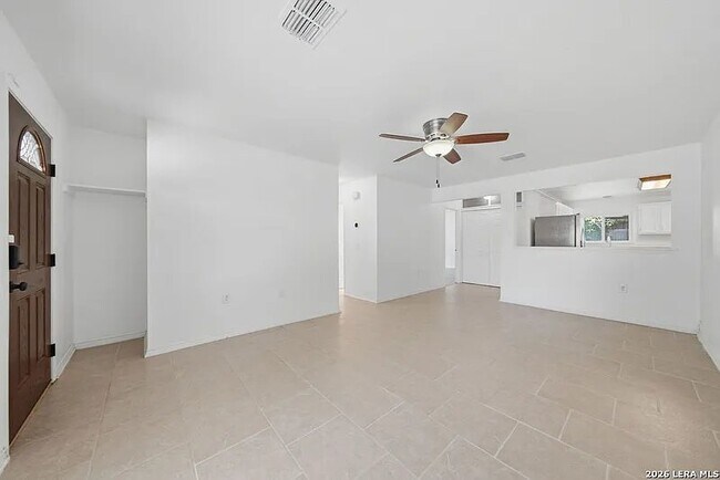 Building Photo - 5930 Oak Run St