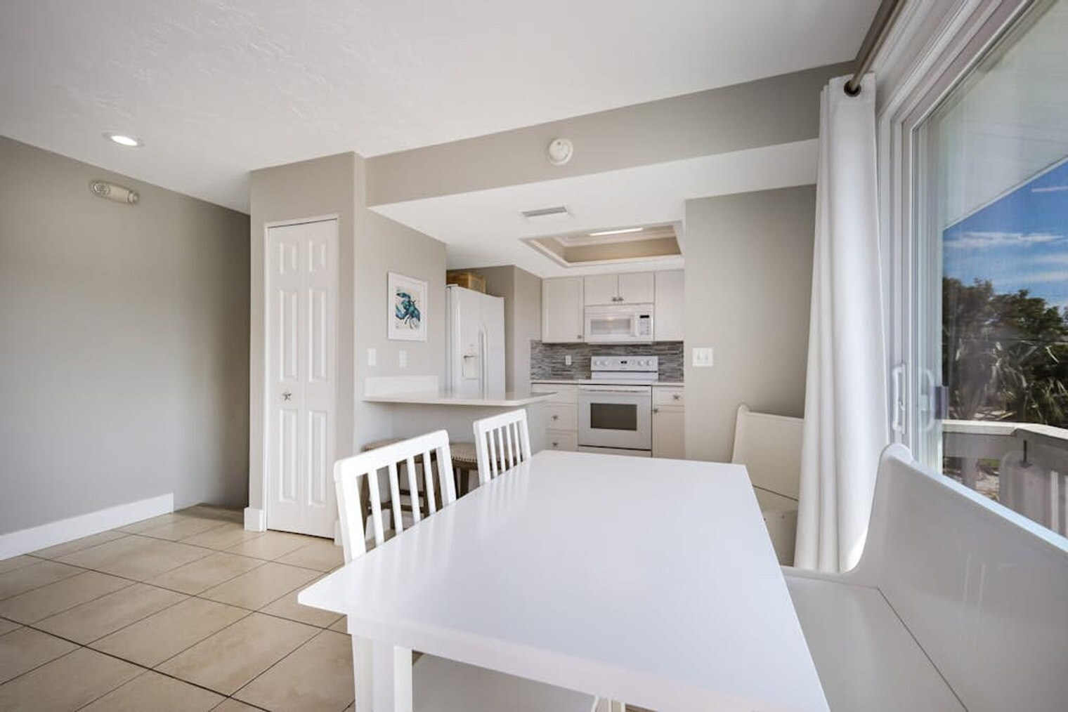 Building Photo - 2515 Avenue B