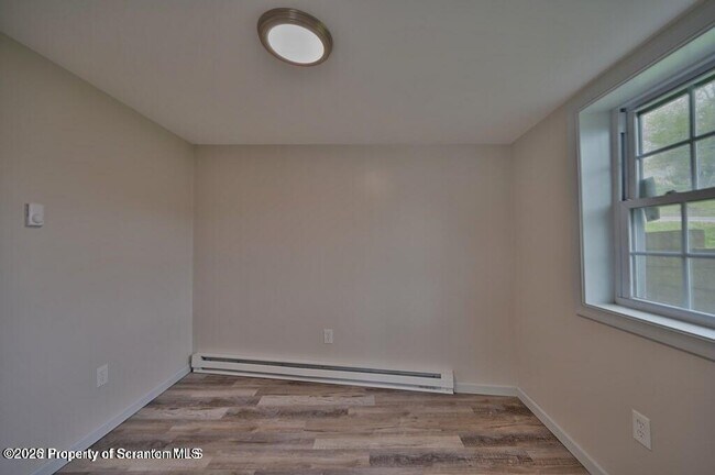 Building Photo - 200 Center St