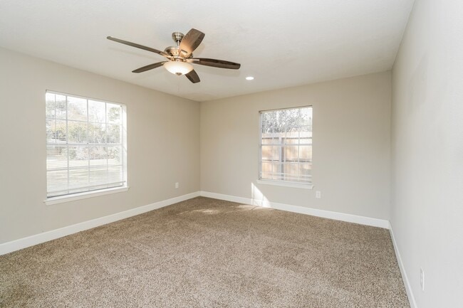 Building Photo - 5100 Goose Creek Dr