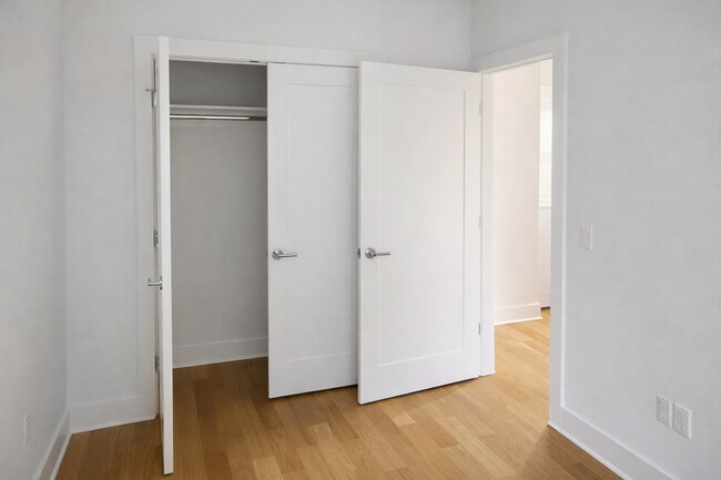 Building Photo - 727 Quebec Place NW