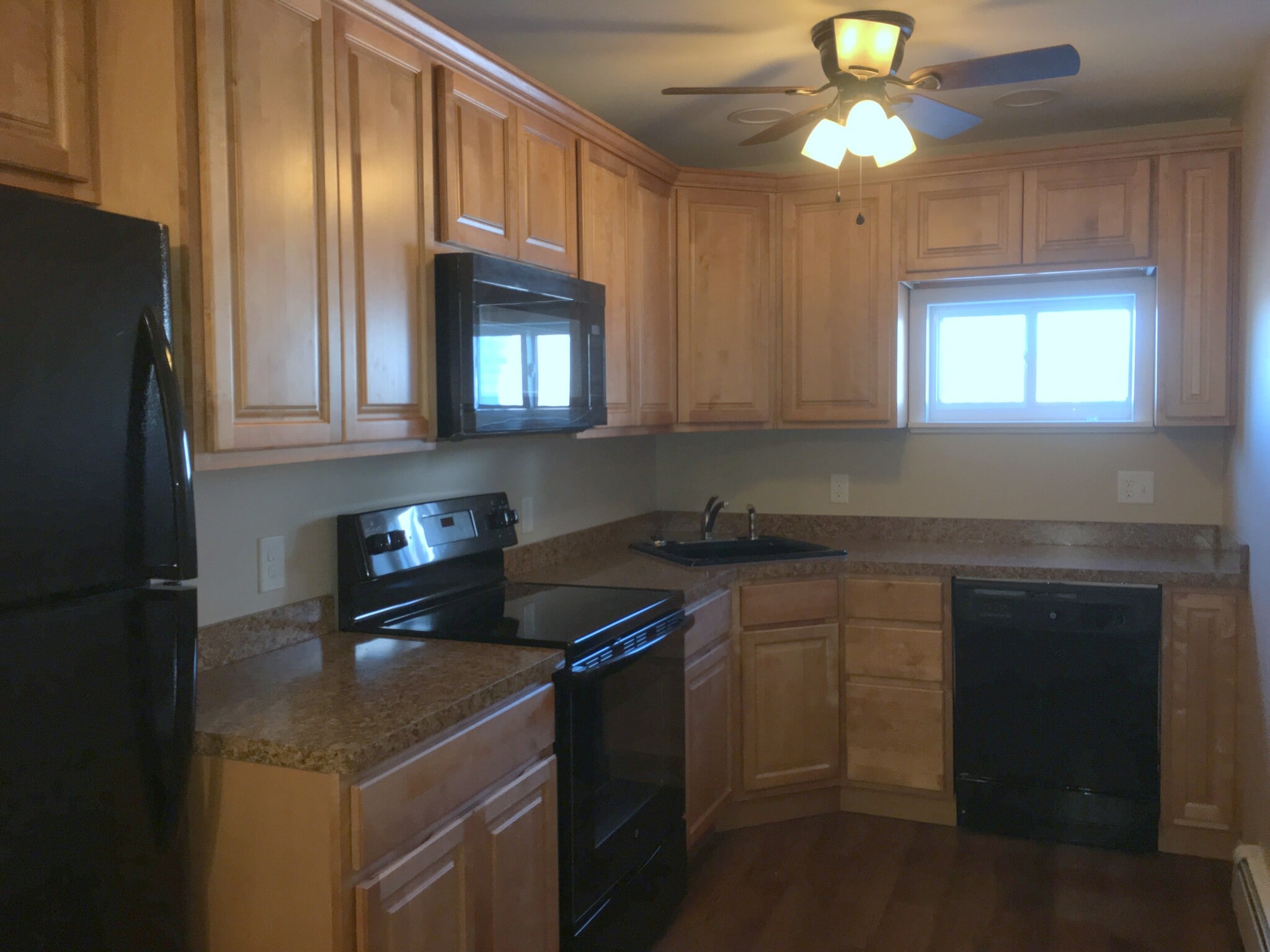 Kitchen - 3643 N Front St