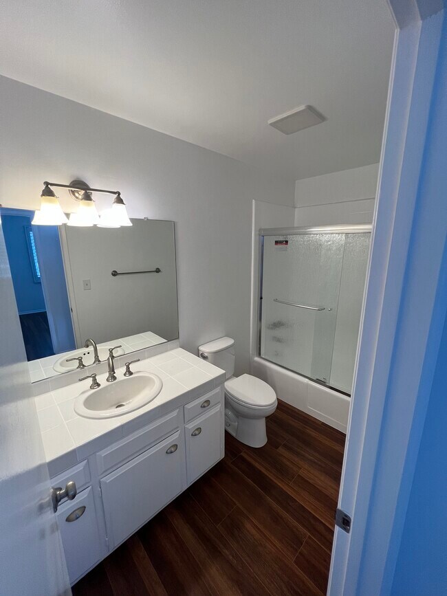 Building Photo - 109 Grand Canal