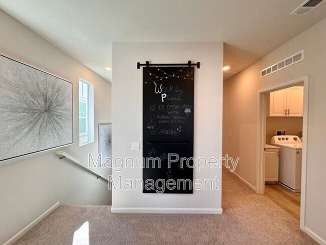 Building Photo - 25147 Hunter Ave