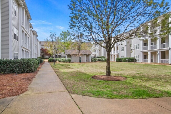 Building Photo - 303 Helen Keller Blvd