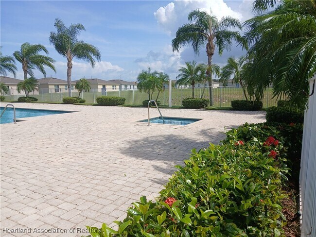 Building Photo - 1245 Stone Ridge Cir