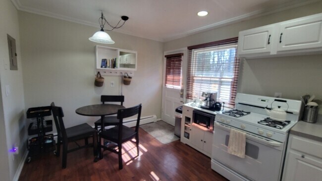 Building Photo - 309 Pitney Pl