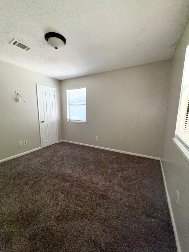 Building Photo - Cozy Living in a Quiet Augusta Community