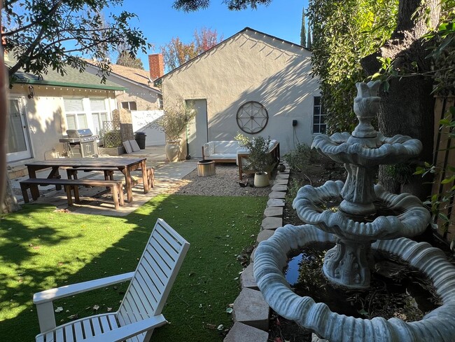Building Photo - Large home with private yard