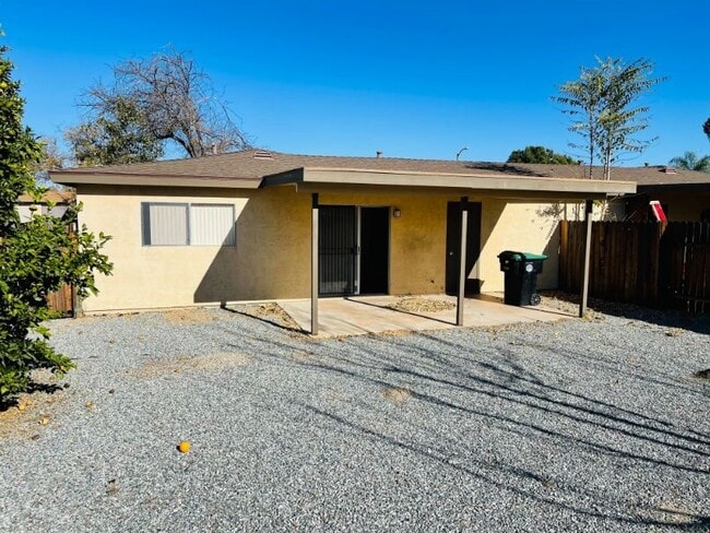 Building Photo - 2253 San Bernardo Ave