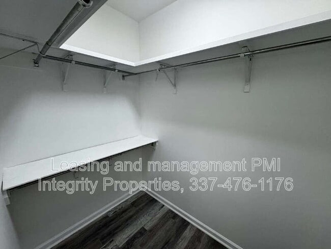 Building Photo - 201 Pavilion St