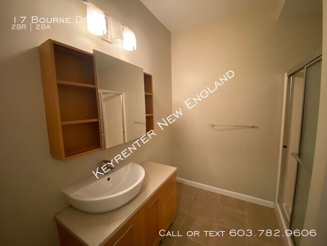 Building Photo - 17 Bourne Dr