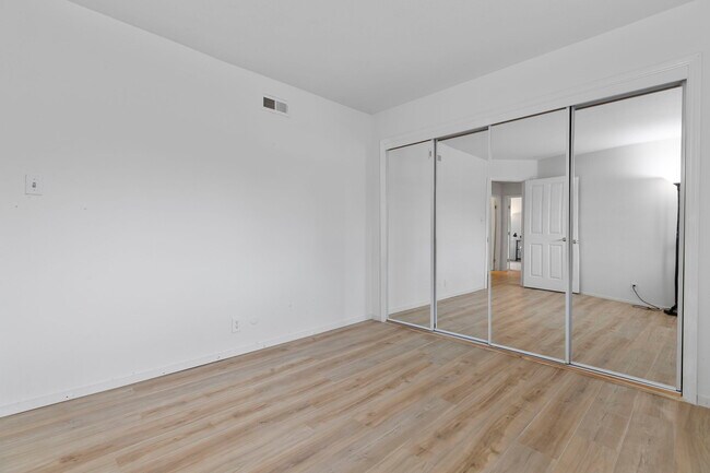 Building Photo - 142 Burgess Ct