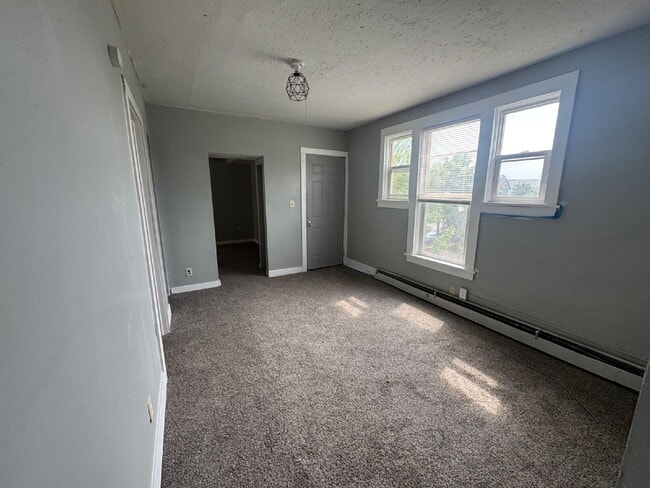 Building Photo - Spacious 3-Bedroom upper unit on Park Ave S – 1200 Sq Ft of Comfort in Minneapolis, Section 8 Wel...