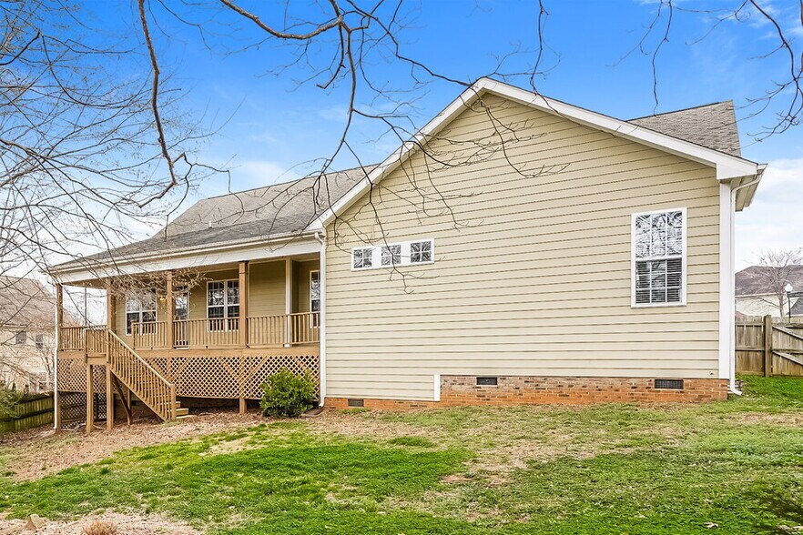 Building Photo - 500 Boswell Ln