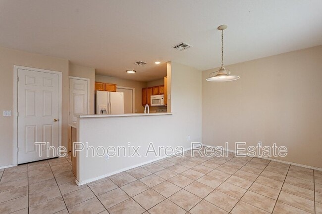 Building Photo - 11928 W Columbine Dr