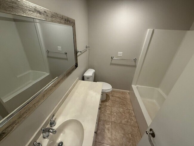 Building Photo - 36 Sweet Bay Ln